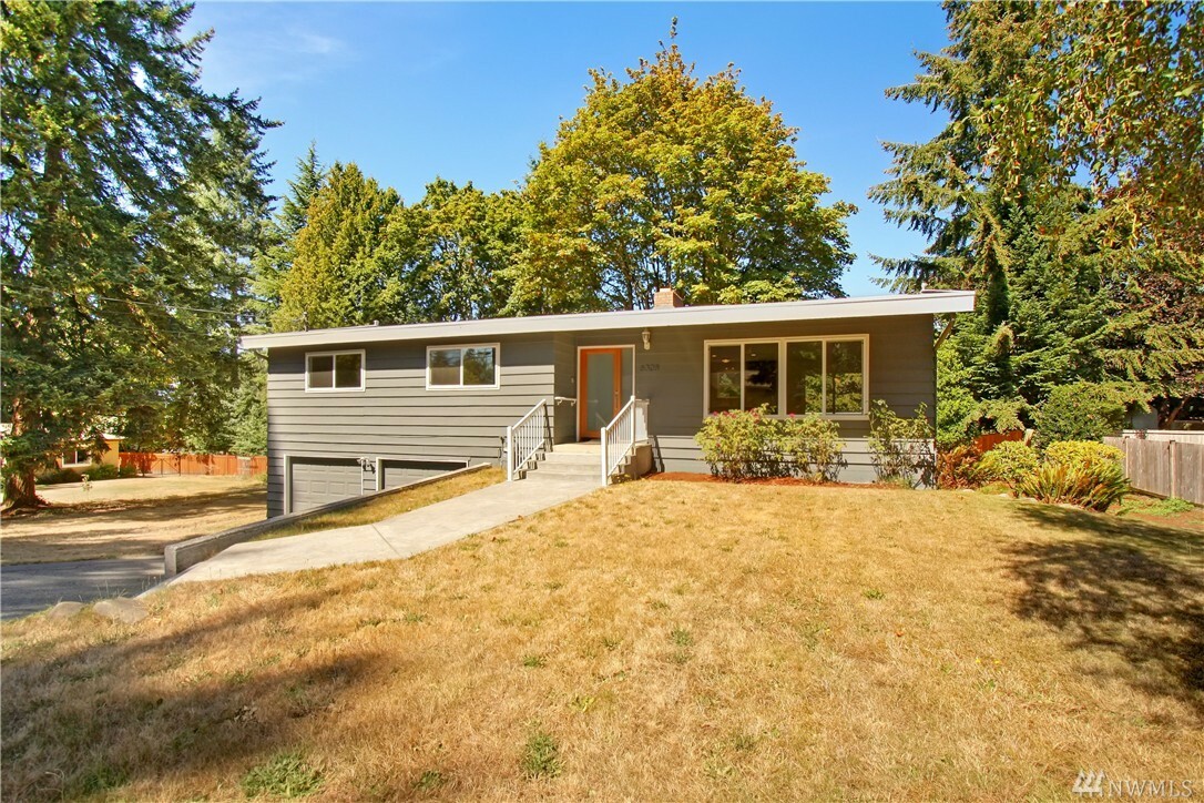 Property Photo:  6308 NE Arrowhead Dr  WA 98028 