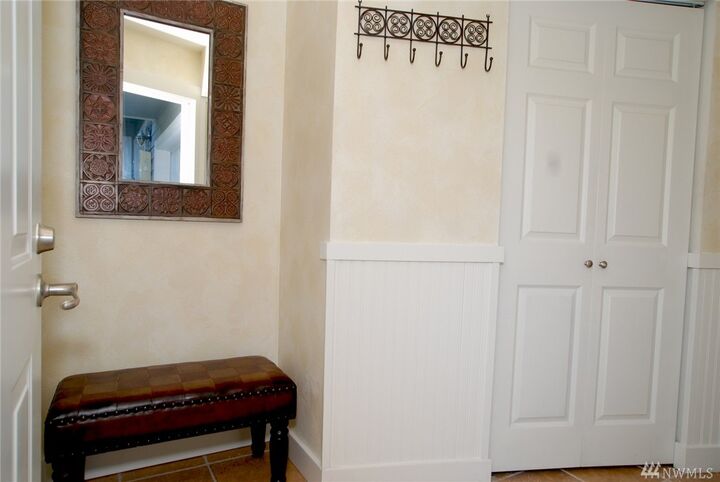 Property Photo: 6816 NE 153rd Place G WA 98028