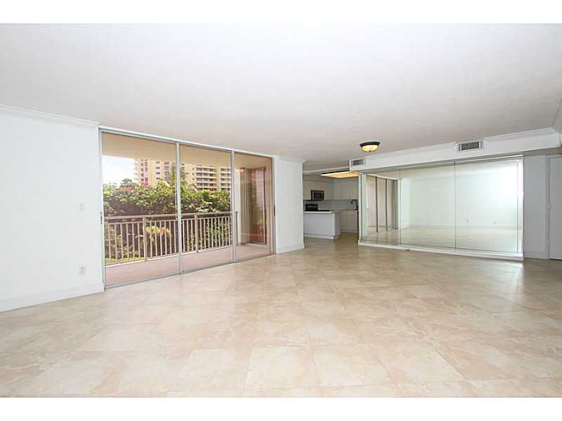 Property Photo: 609 Ocean Dr 3G FL 33149