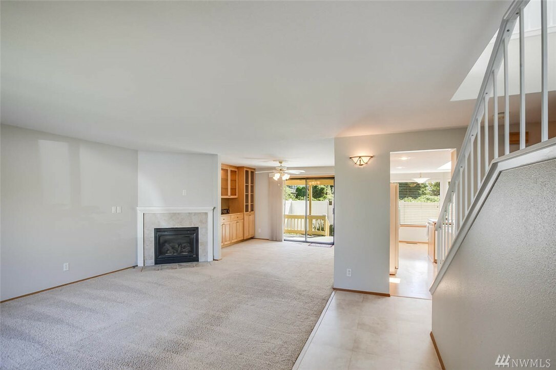 Property Photo: 1929 F St SE 17 WA 98002