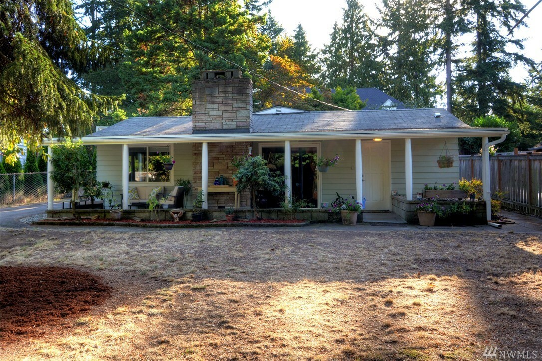 Property Photo:  15030 Greenwood Ave N  WA 98133 