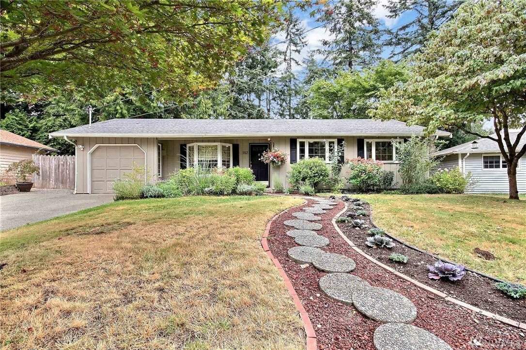 Property Photo:  912 168th Ave NE  WA 98008 