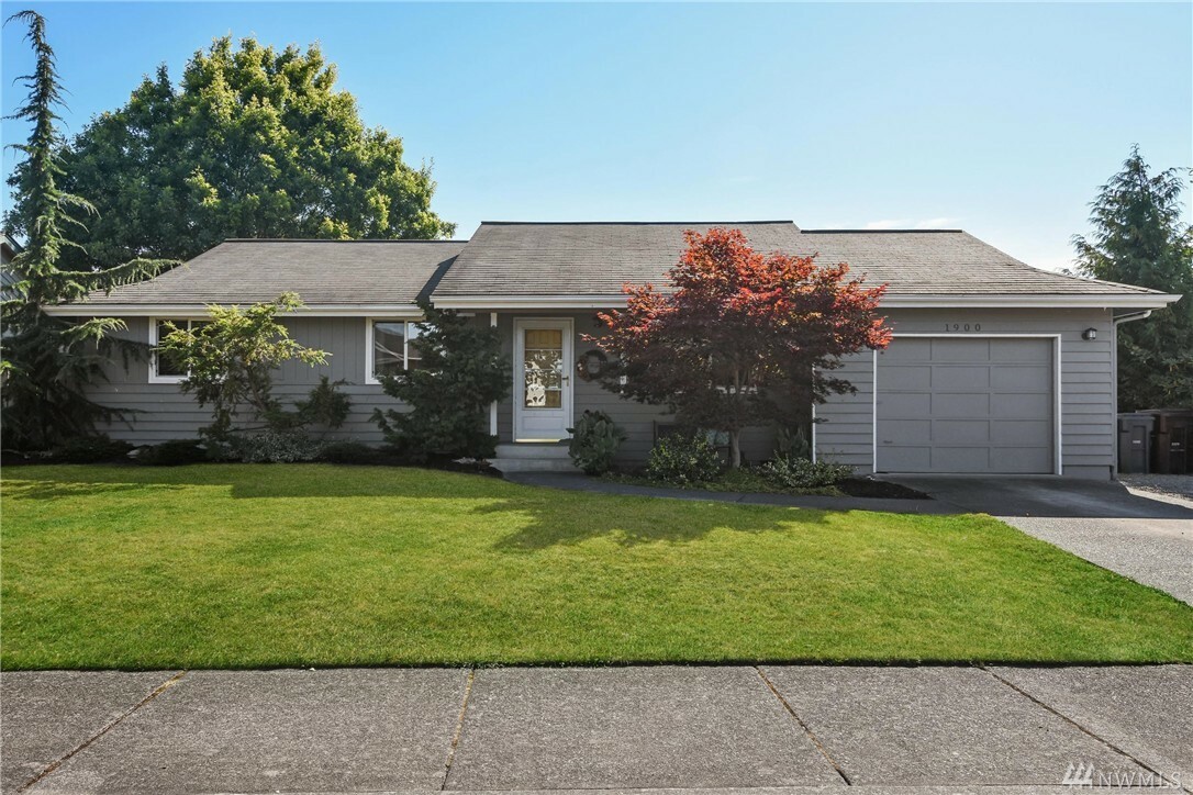 Property Photo:  1900 N 35th St  WA 98273 