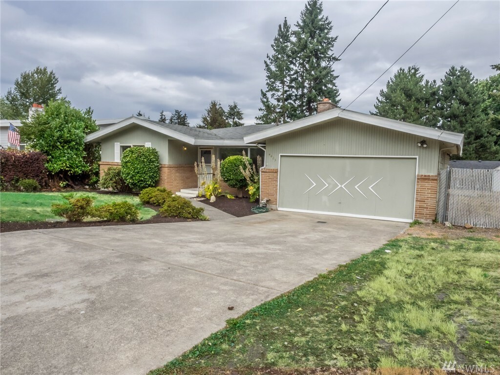 Property Photo:  4423 211th St SW  WA 98036 