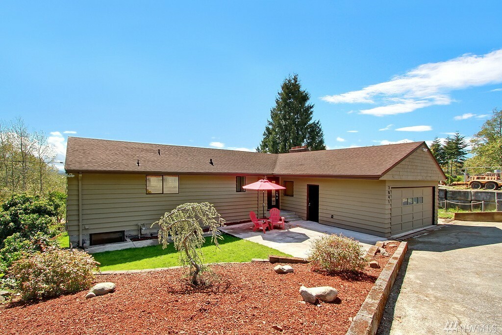 Property Photo:  7841 S 135th St  WA 98178 