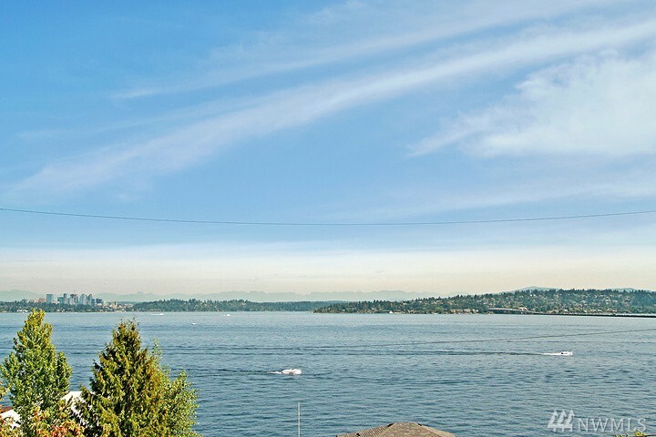 Property Photo:  425 Lakeside Ave S  WA 98144 