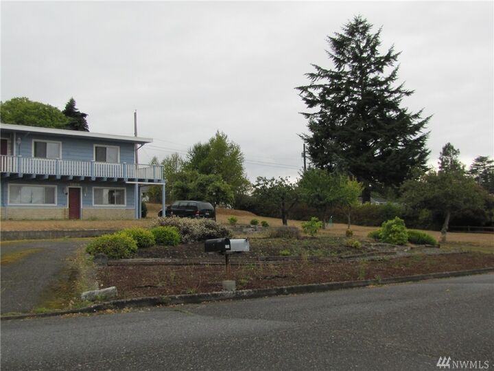 Property Photo:  Xxx W 10th St  WA 98363 