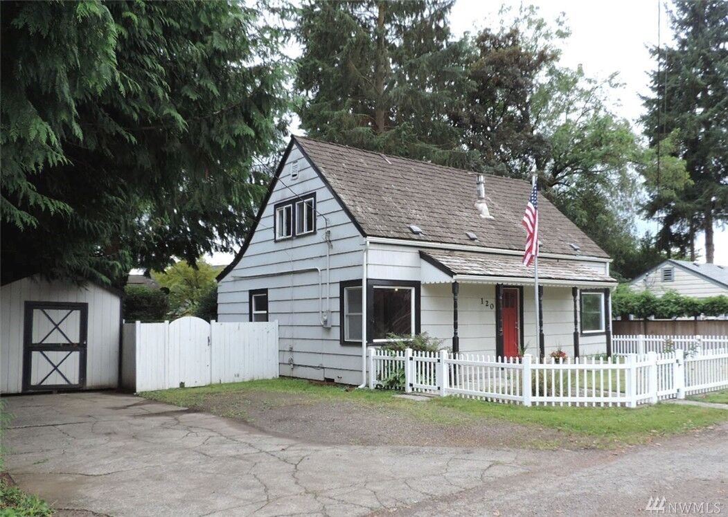 Property Photo:  120 Green Court Street  WA 98272 