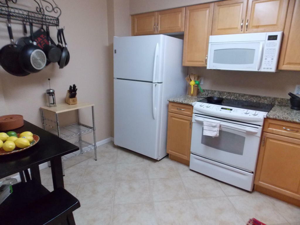 Property Photo:  1000 Spanish River Road 4S  FL 33432 