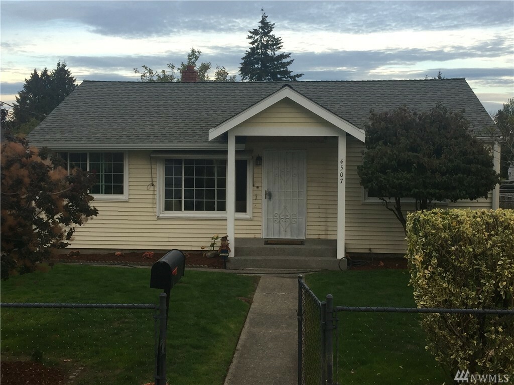 Property Photo:  4507 E B St  WA 98404 