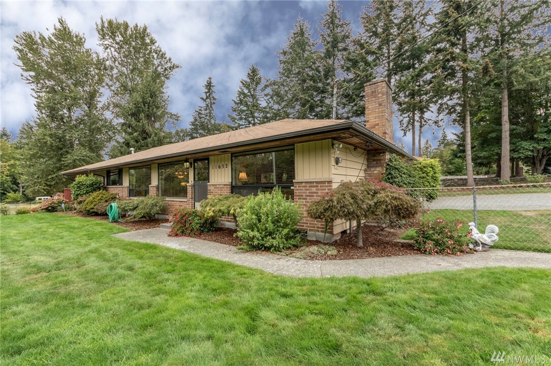 Property Photo:  11652 SE 282nd St  WA 98092 