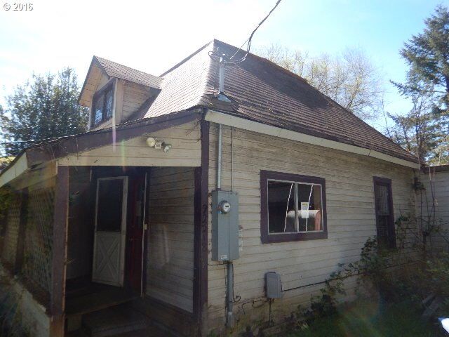 Property Photo:  92218 Walling St  OR 97454 