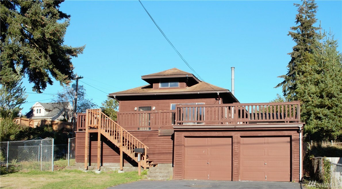 Property Photo:  4001 Grand Ave  WA 98201 