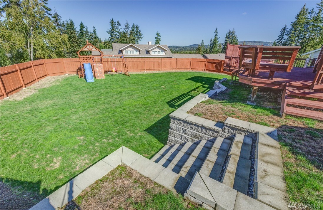 Property Photo:  1127 Newton St  WA 98229 