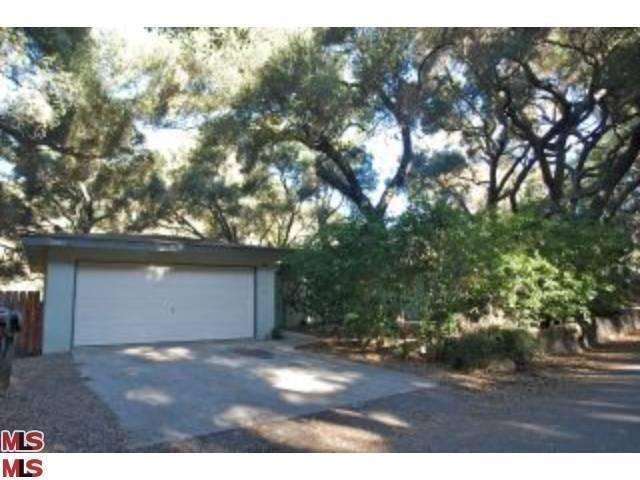 Property Photo: 25611 Timpangos Dr CA 91302