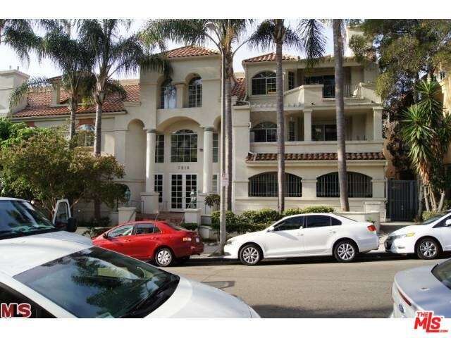 Property Photo:  7218 Hillside Ave 204  CA 90046 