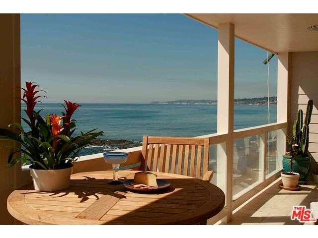 Property Photo:  25234 Malibu Rd 2  CA 90265 