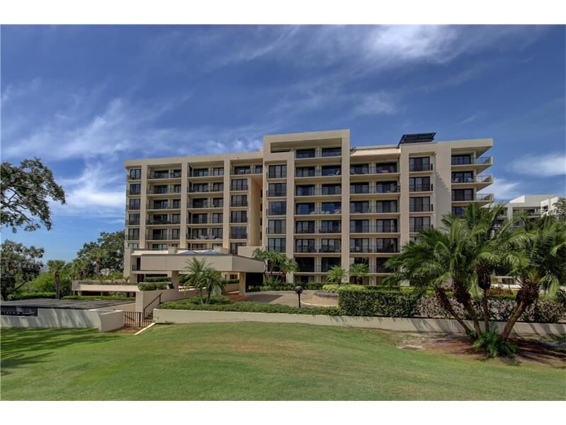 Property Photo: 4 Belleview Boulevard 805 FL 33756