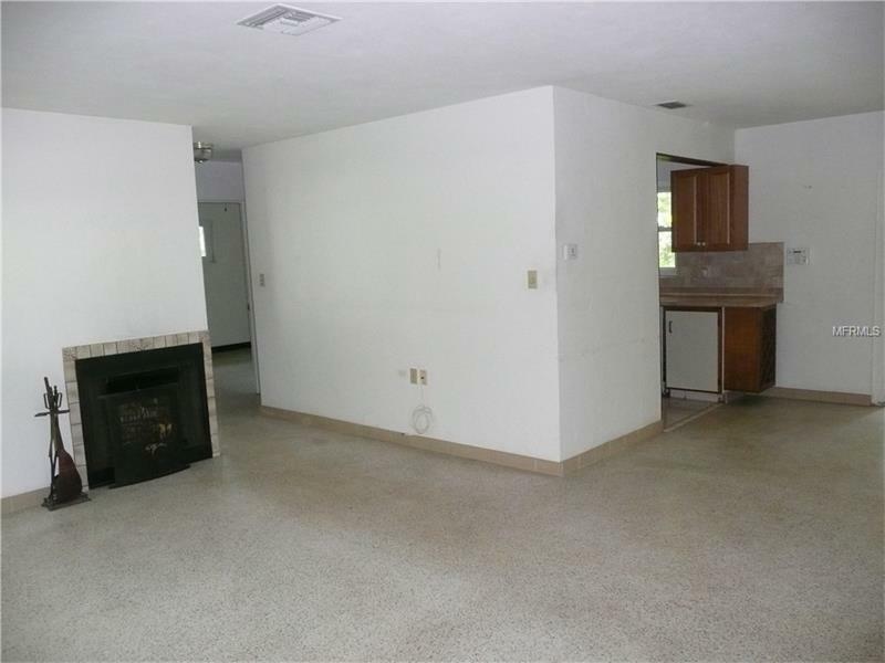 Property Photo:  600 Alda Way NE  FL 33704 