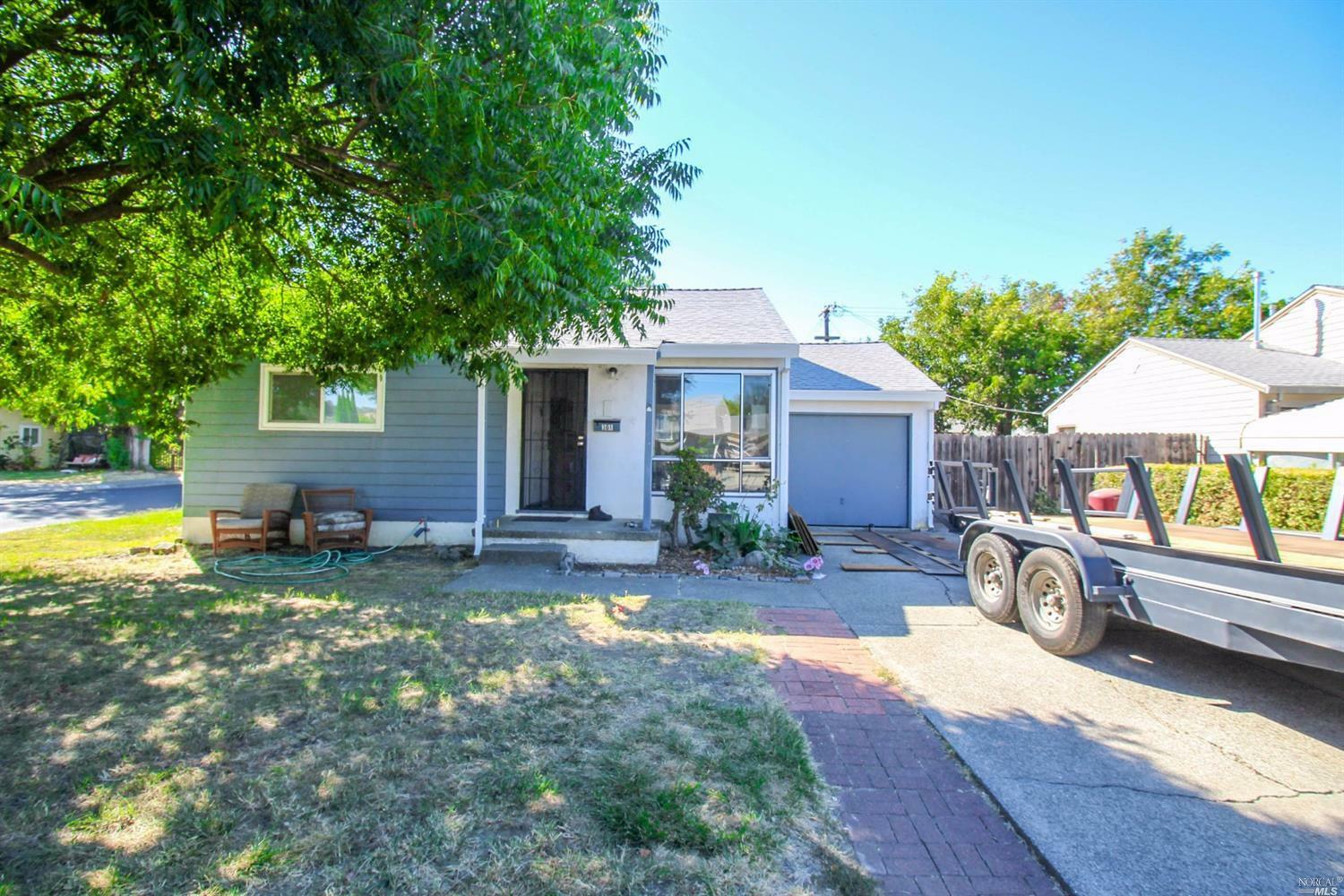 Property Photo:  301 Cottonwood Street  CA 95688 