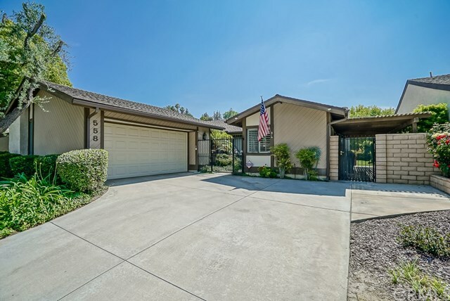 Property Photo: 558 Via Zapata CA 92507