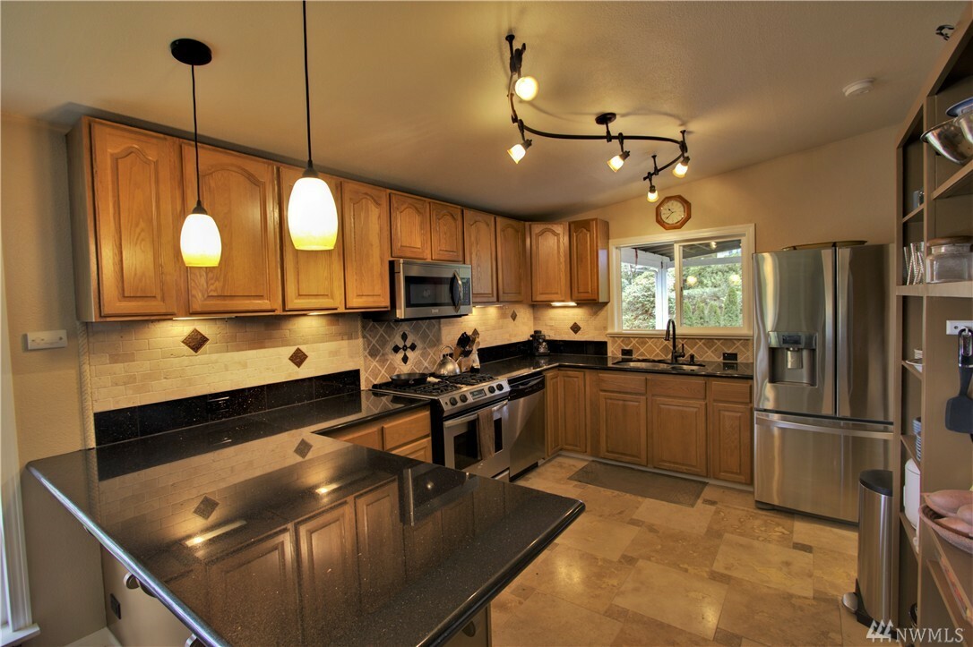 Property Photo:  3916 S 374th St  WA 98001 