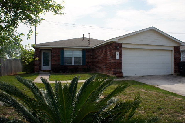 Property Photo: 108 Mason Reed Cove TX 78640