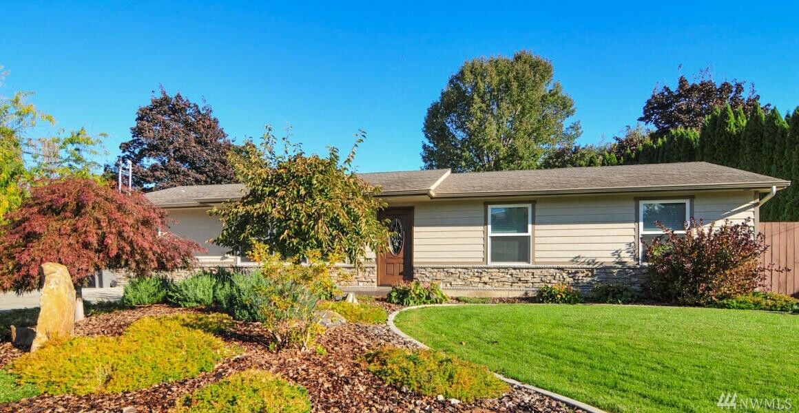 Property Photo:  1123 SE 2nd St  WA 98802 