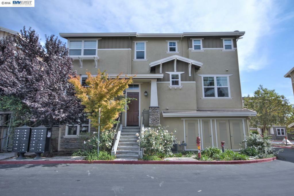 Property Photo: 36083 Soapberry Cmn 12 CA 94536