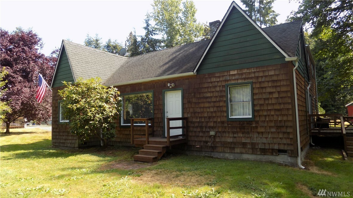 Property Photo:  12414 36th St NE  WA 98258 