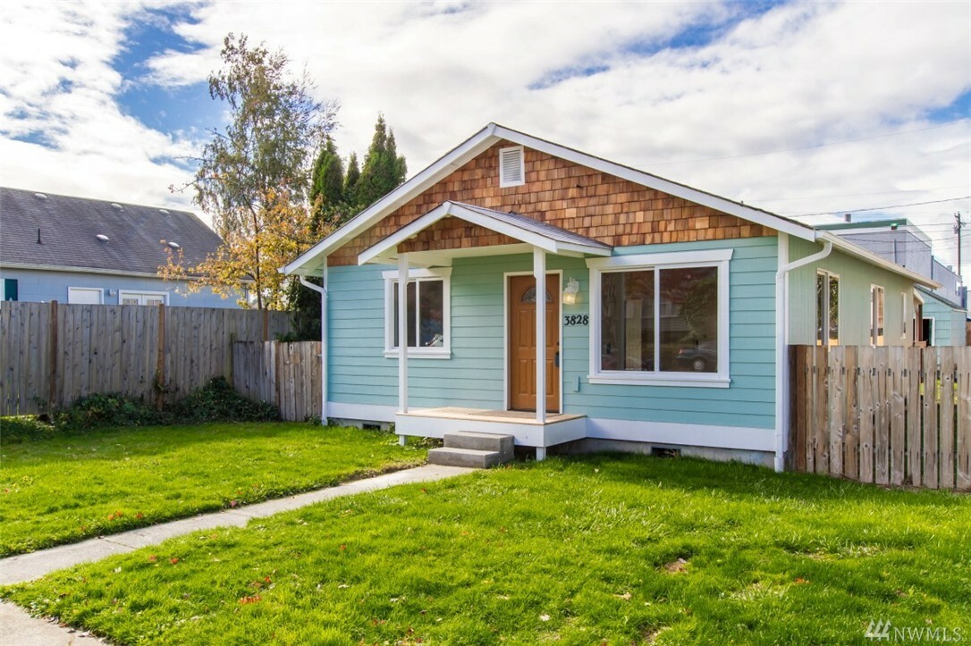 Property Photo:  3828 S L St  WA 98418 