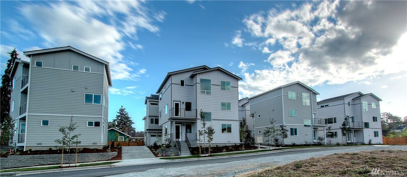4263 S Holden Street  Seattle WA 98118 photo