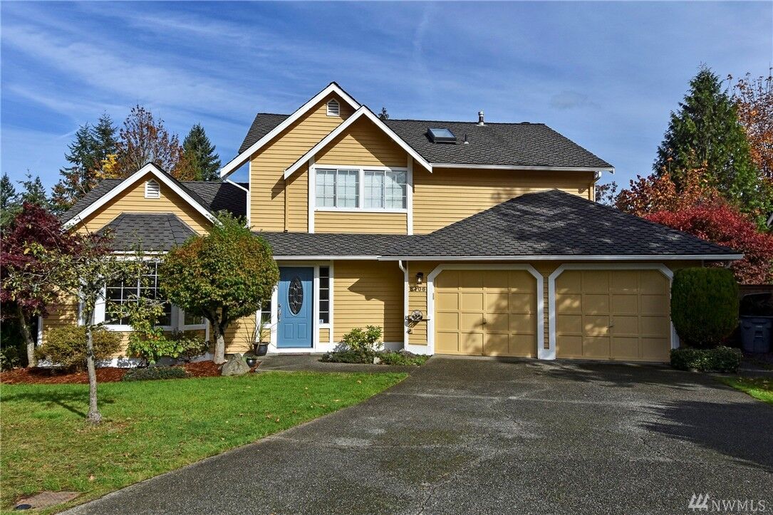 Property Photo:  5106 NE 21st St  WA 98059 