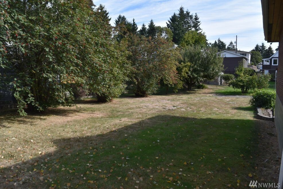 Property Photo:  11860 1st Ave S  WA 98168 