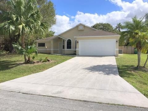 Property Photo:  563 NW Twylite Terrace  FL 34983 