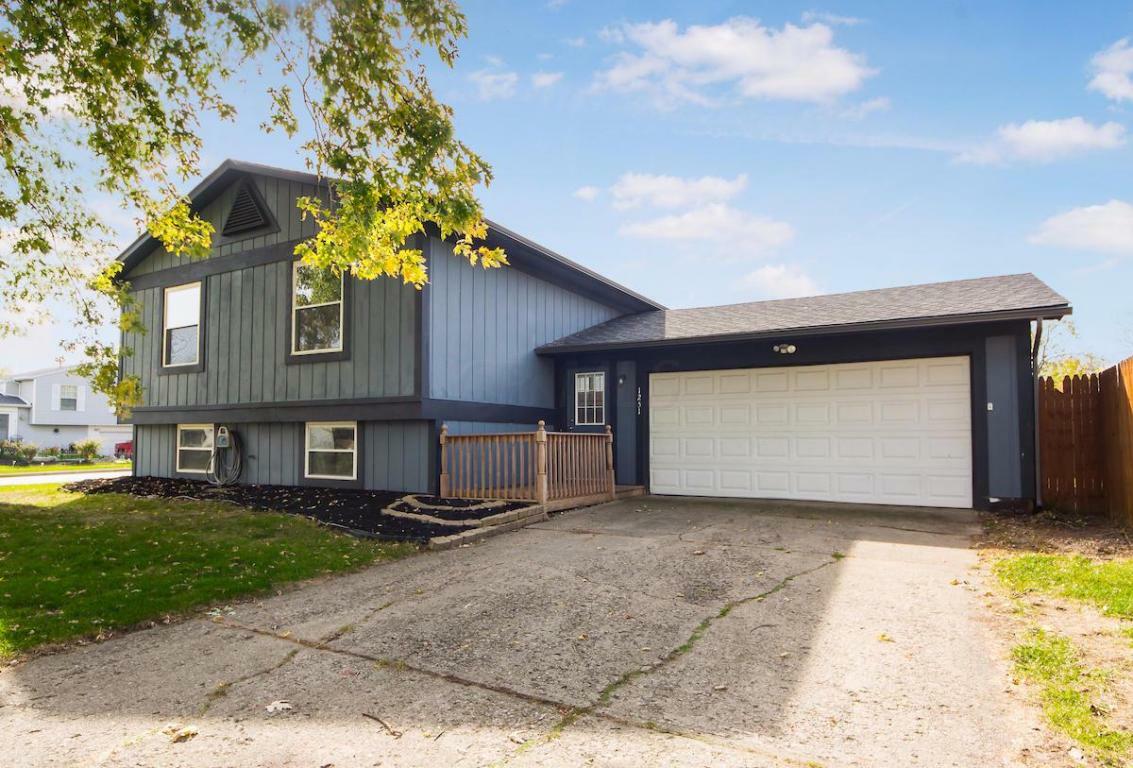 Property Photo: 1251 Oak Park Drive OH 43119