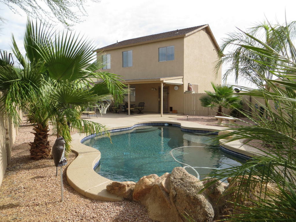 Property Photo:  708 S Paustian Circle  AZ 85120 