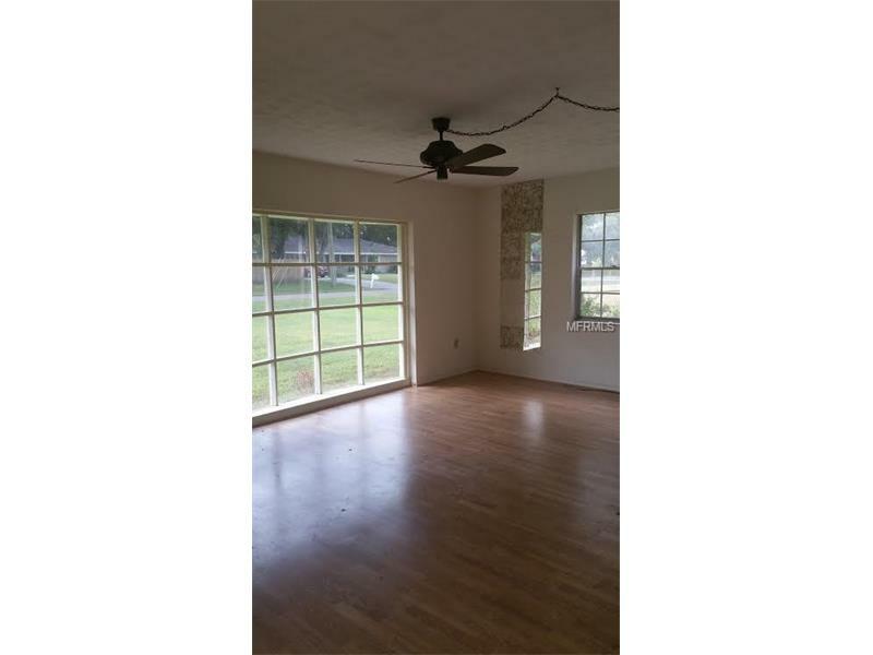 Property Photo: 1004 Kay Jean Drive FL 33594