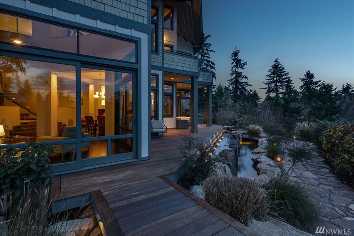 Property Photo:  13062 39th Ave NE  WA 98125 