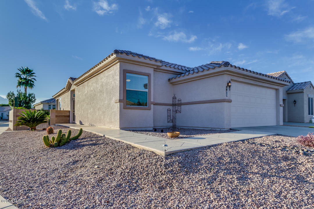 Property Photo:  315 W Continental Vista Place  AZ 85614 