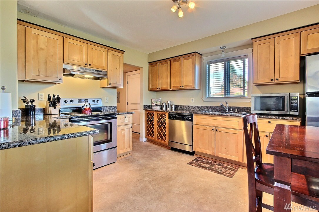 Property Photo:  7402 Fawcett Ave  WA 98408 