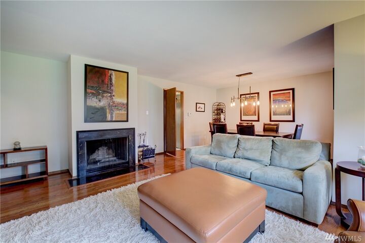 Property Photo:  17050 Northup Wy 34  WA 98008 