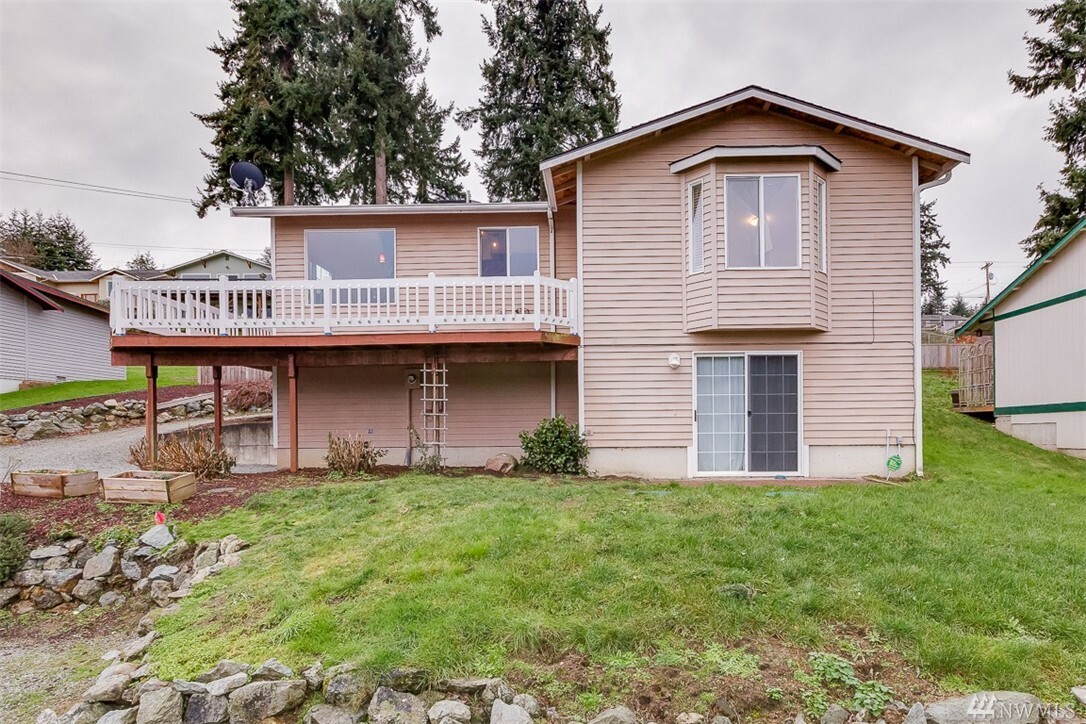 Property Photo: 1228 View St WA 98282