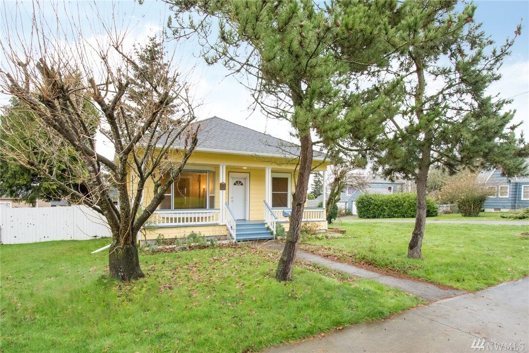 Property Photo:  437 Jason Ave N  WA 98030 