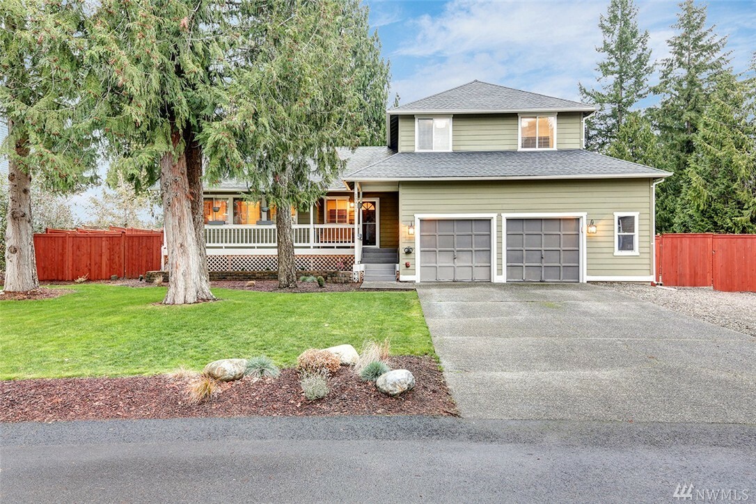 Property Photo:  10911 205th Av Ct E  WA 98391 