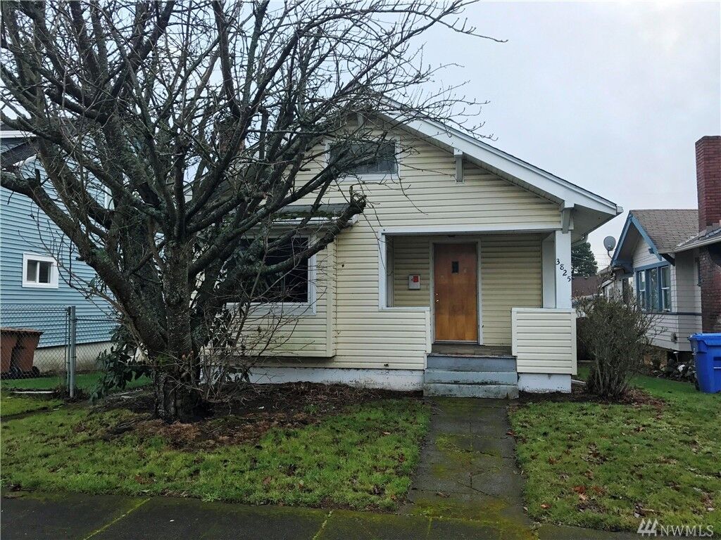 Property Photo:  3825 Fawcett Ave  WA 98418 