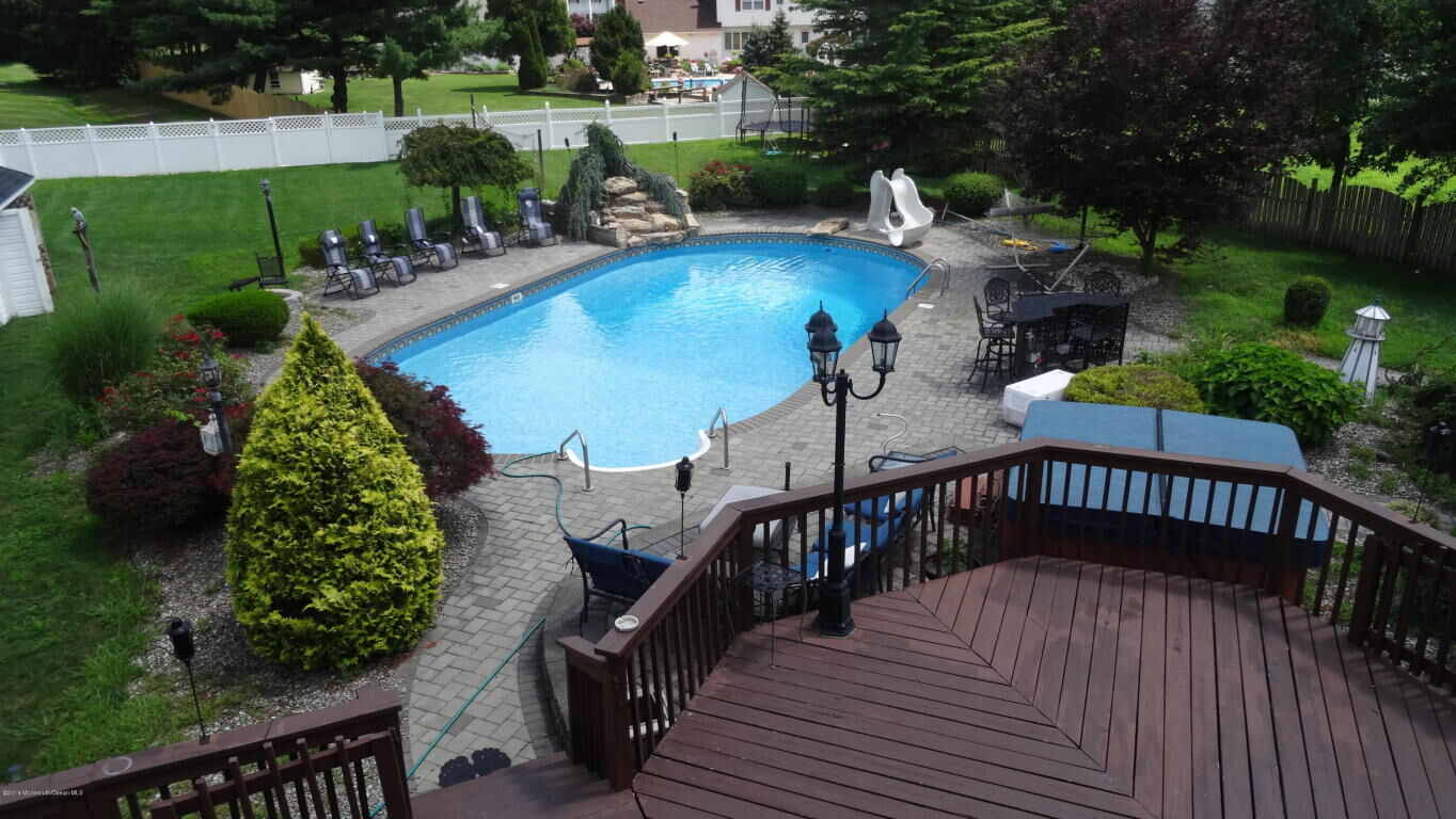 Property Photo:  10 Colts Brook Road  NJ 07746 