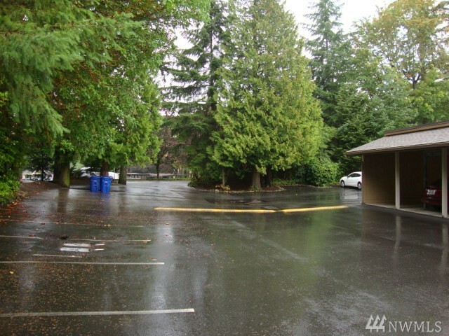 Property Photo: 14615 NE 40th St J4 WA 98007