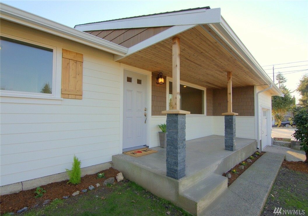 Property Photo:  4215 N Bennett St N  WA 98407 