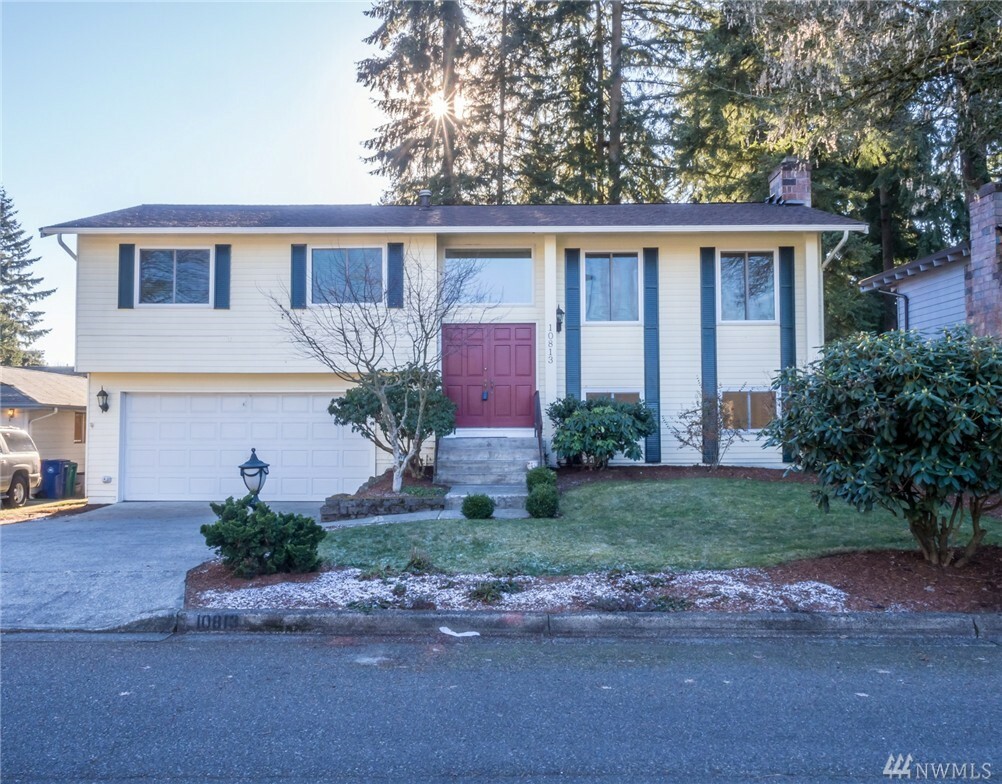 Property Photo:  10813 NE 141st Place  WA 98034 